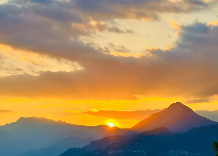 Nyaraló Le Palm House Has Two Bedrooms With The Breathtaking View Over Perledo