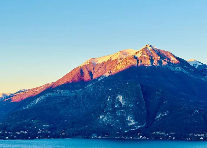 Le Palm House Has Two Bedrooms With The Breathtaking View Over Nyaraló Perledo