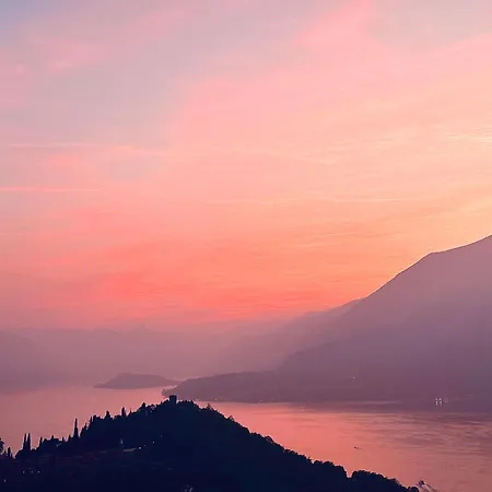 Semesterbostad Le Palm House Has Two Bedrooms With The Breathtaking View Over Perledo