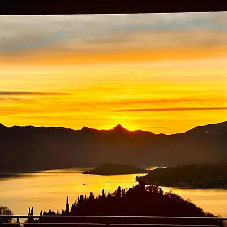 Le Palm House Has Two Bedrooms With The Breathtaking View Over Semesterbostad