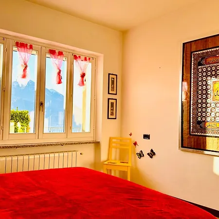 Le Palm House Has Two Bedrooms With The Breathtaking View Over