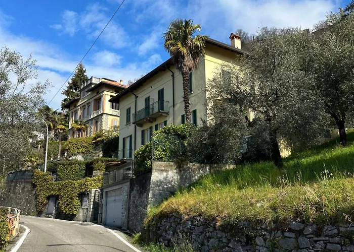 Le Palm House Has Two Bedrooms With The Breathtaking View Over * Perledo