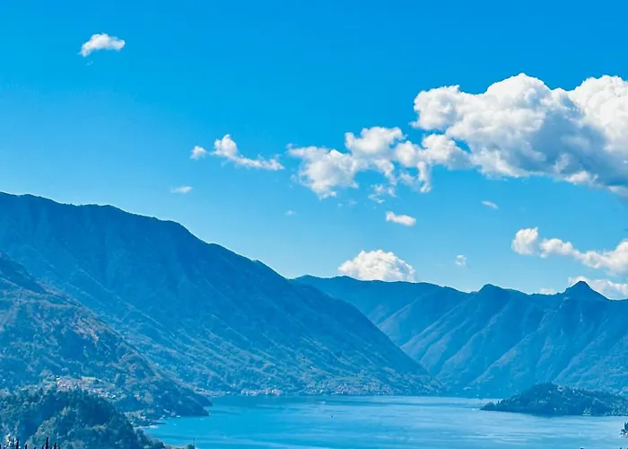 Le Palm House Has Two Bedrooms With The Breathtaking View Over Vakantiehuis Perledo