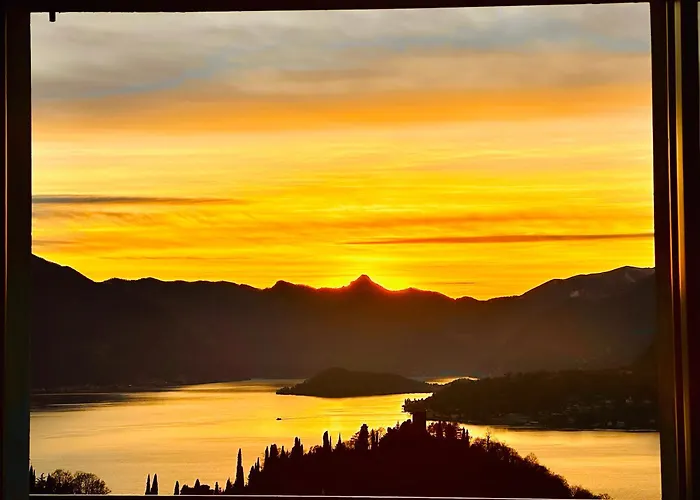 Le Palm House Has Two Bedrooms With The Breathtaking View Over Vakantiehuis