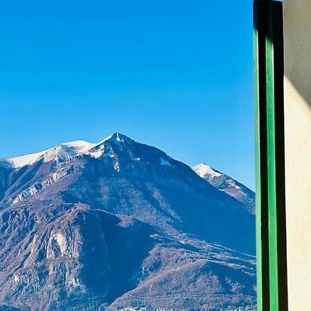 Le Palm House Has Two Bedrooms With The Breathtaking View Over Perledo