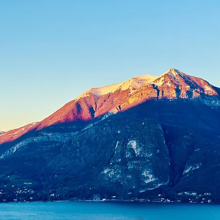 Le Palm House Has Two Bedrooms With The Breathtaking View Over Feriehus Perledo