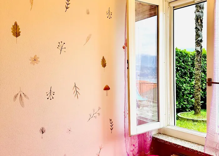 Le Palm House Has Two Bedrooms With The Breathtaking View Over